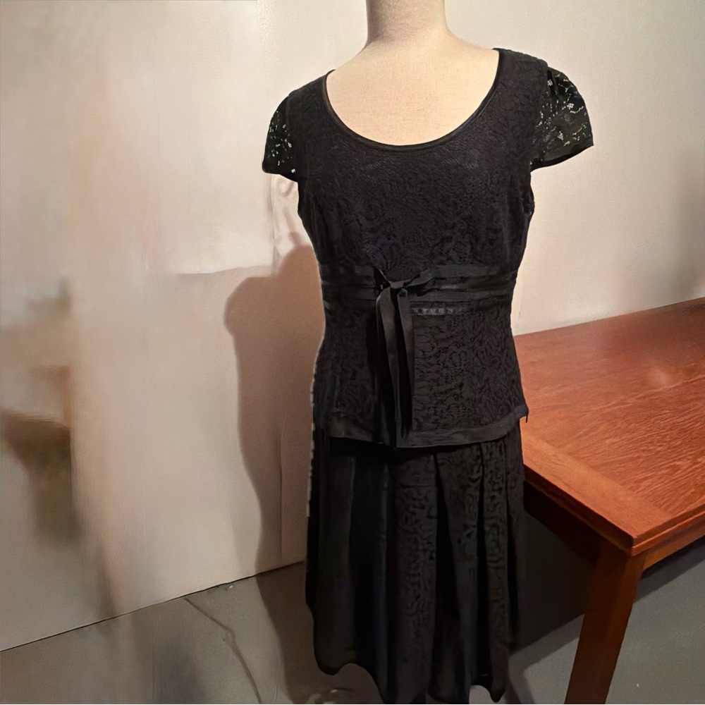 Suit 2-piece Skirt Top Lace Lined Short Sleeve Soft Pleats Cotton blend size 12